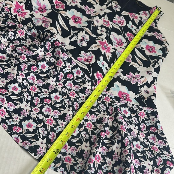 Banana Republic Navy Drop Waist Mixed Floral Flounce Sleeveless Size 16 Tall - Picture 10 of 13